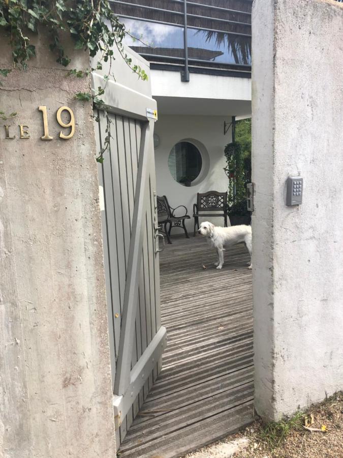 Le 19 Bed & Breakfast Séné Екстериор снимка