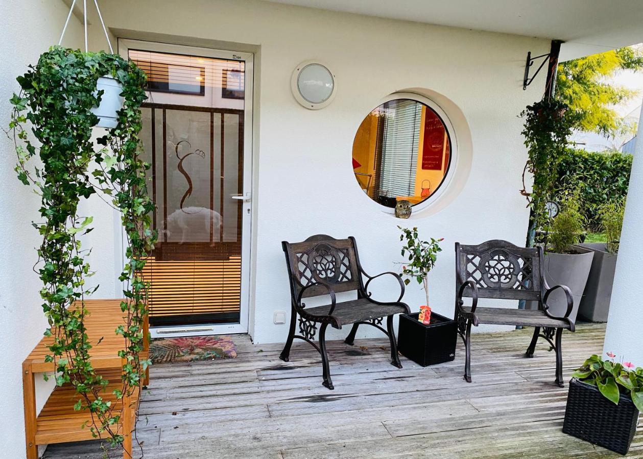 Le 19 Bed & Breakfast Séné Екстериор снимка