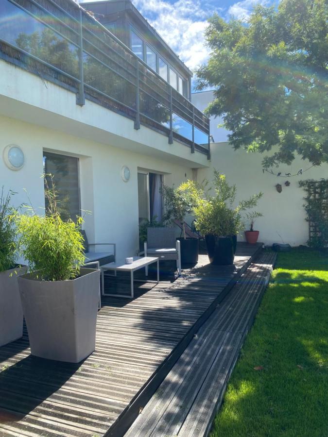 Le 19 Bed & Breakfast Séné Екстериор снимка
